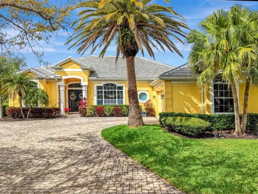 Property Slideshow image 2 of 100 | 18 saint croix way, Englewood, FL, 34223