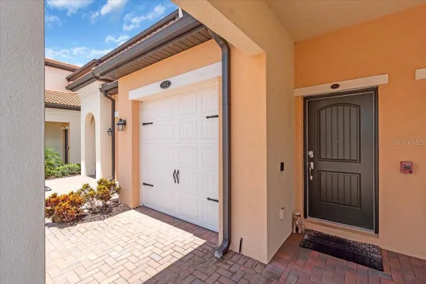 Property Slideshow image 3 of 51 | 10051 crooked creek dr 202, Venice, FL, 34293