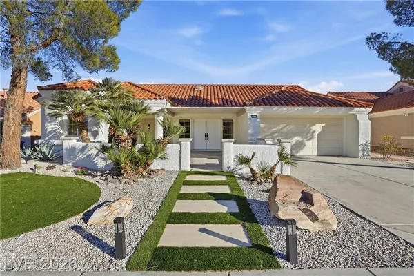 Property Slideshow image 2 of 91 | 2920 crown ridge dr, Las Vegas, NV, 89134