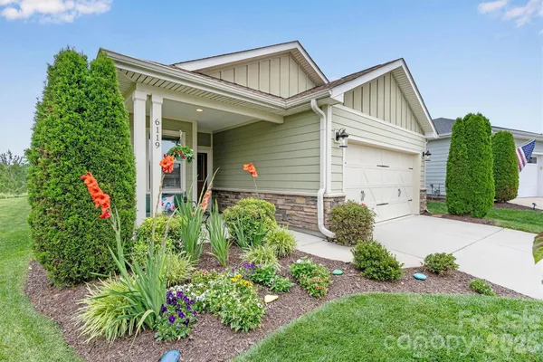 Property Slideshow image 3 of 48 | 6119 raven rock dr, Denver, NC, 28037