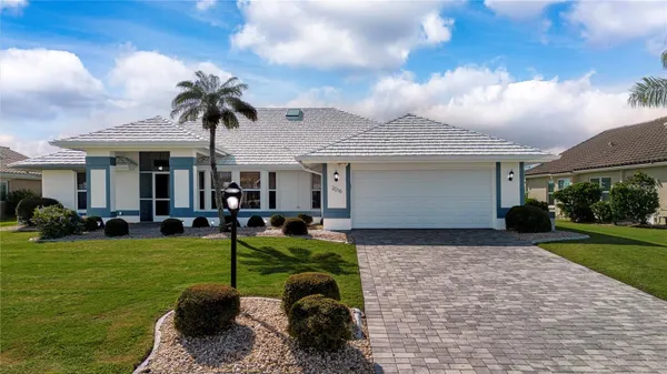 Property Slideshow image 2 of 60 | 2016 new bedford dr, Sun City Center, FL, 33573