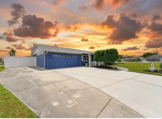 Property Slideshow image 2 of 61 | 1810 milford cir, Sun City Center, FL, 33573