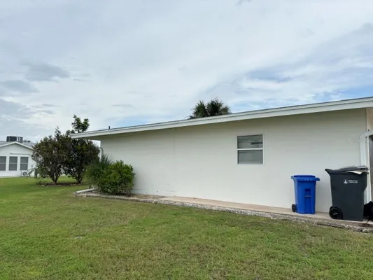 Property Slideshow image 2 of 19 | 1517 danbury dr, Sun City Center, FL, 33573