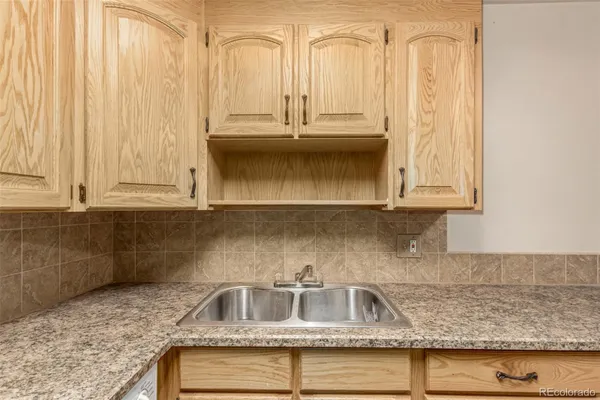 Property Slideshow image 2 of 34 | 635 s alton way 4b, Denver, CO, 80247