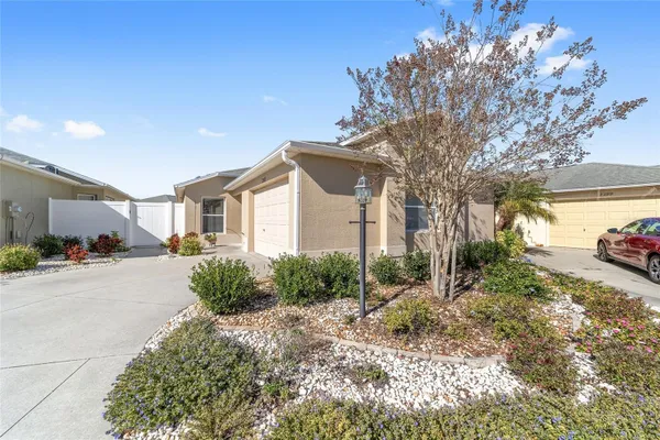 Property Slideshow image 2 of 40 | 2303 nautilus ln, The Villages, FL, 32162