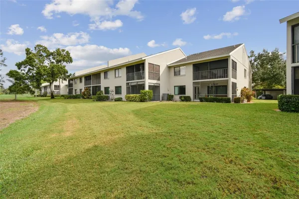 Property Slideshow image 2 of 37 | 7676 eagle creek dr, Sarasota, FL, 34243