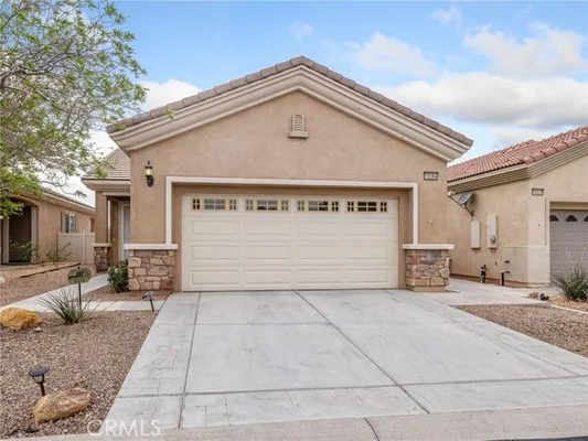 Property Slideshow image 2 of 36 | 10364 lakeshore dr, Apple Valley, CA, 92308