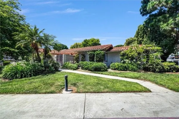Property Slideshow image 2 of 55 | 2312 via puerta b, Laguna Woods, CA, 92637
