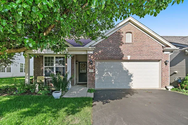 Property Slideshow image 2 of 33 | 12472 wedgemere dr, Huntley, IL, 60142