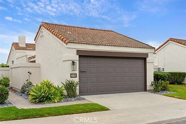 Property Slideshow image 3 of 39 | 17738 plaza acosta, San Diego, CA, 92128