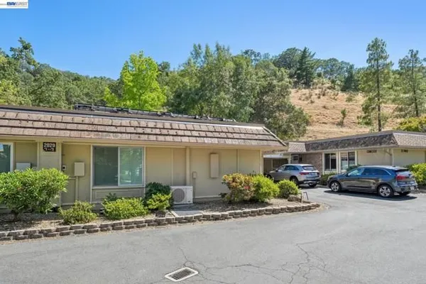 Property Slideshow image 3 of 51 | 2029 ptarmigan dr 2, Walnut Creek, CA, 94595