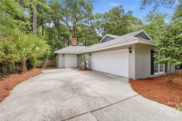 Property Slideshow image 3 of 50 | 11 monastery rd, Savannah, GA, 31411