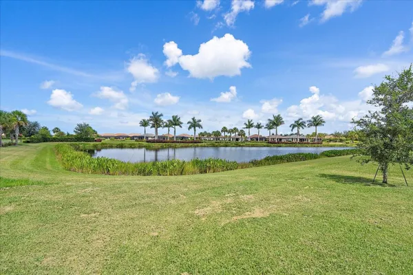 Property Slideshow image 2 of 72 | 10141 milky way cir, Sarasota, FL, 34241