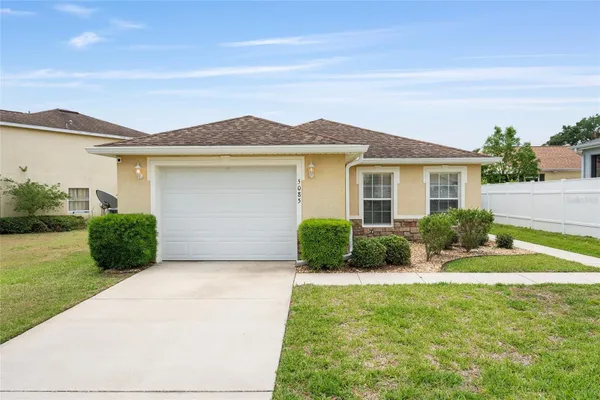 Property Slideshow image 2 of 53 | 5085 ne 122nd blvd, Oxford, FL, 34484