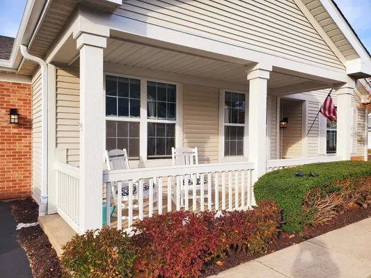 Property Slideshow image 3 of 25 | 21471 lake st clair dr, Crest Hill, IL, 60403