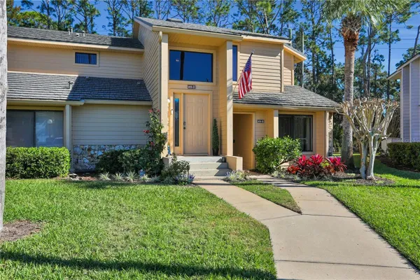 Property Slideshow image 2 of 36 | 149 blue heron dr d, Daytona Beach, FL, 32119