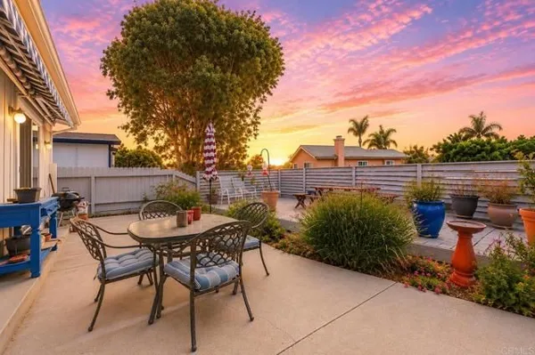 Property Slideshow image 3 of 34 | 1148 via santa paulo, Vista, CA, 92081