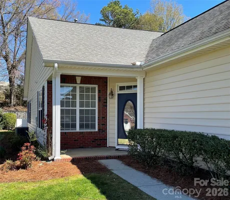 Property Slideshow image 2 of 7 | 1657 onyx rdg, Fort Mill, SC, 29708