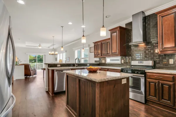 Property Slideshow image 2 of 24 | 305 legacy ct, Grayslake, IL, 60030