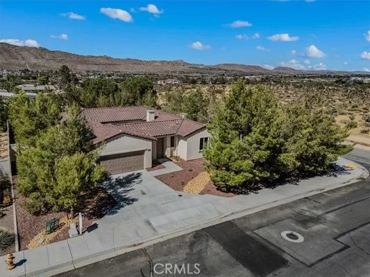 Property Slideshow image 2 of 47 | 56250 nez perce trl, Yucca Valley, CA, 92284