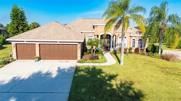 Property Slideshow image 2 of 75 | 13301 thoroughbred dr, Dade City, FL, 33525