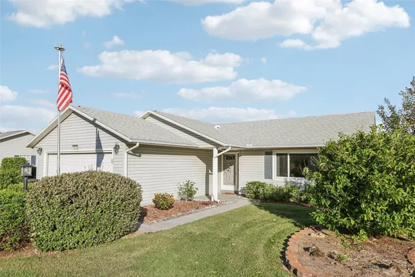 Property Slideshow image 2 of 27 | 26209 newcombe cir, Leesburg, FL, 34748