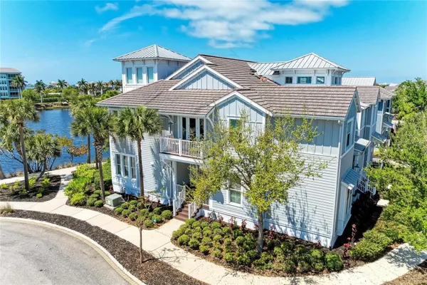 Property Slideshow image 2 of 98 | 348 sapphire lake dr 101, Bradenton, FL, 34209