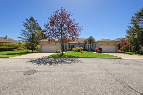 Property Slideshow image 2 of 30 | 381 altessa blvd, Huntington, NY, 11747