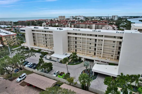 Property Slideshow image 2 of 46 | 1325 s portofino dr 309, Sarasota, FL, 34242