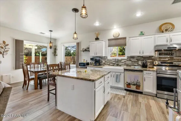 Property Slideshow image 3 of 29 | 7641 e shimmer ln, Prescott Valley, AZ, 86315