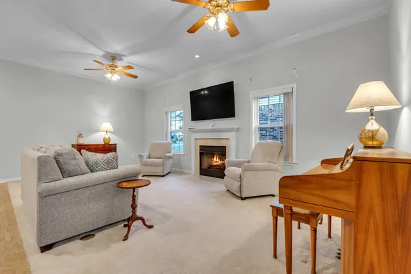 Property Slideshow image 3 of 27 | 646 forest glen cir, Murfreesboro, TN, 37128