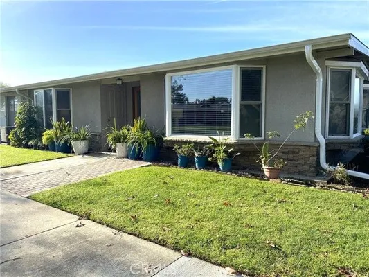 Property Slideshow image 2 of 35 | 1220 scioto rd, Seal Beach, CA, 90740