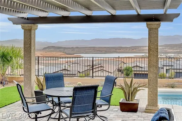 Property Slideshow image 3 of 68 | 74 lake bluff ct, Henderson, NV, 89011