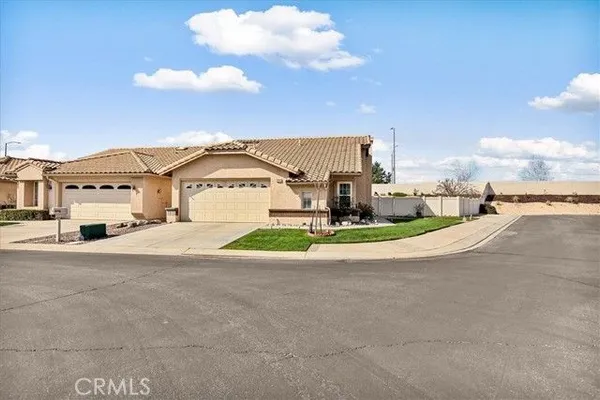 Property Slideshow image 2 of 32 | 625 s shinecock dr, Banning, CA, 92220