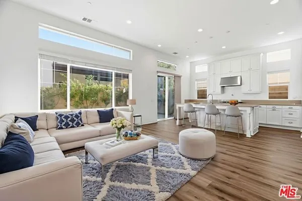 Property Slideshow image 3 of 25 | 25118 orange ln, Canyon Country, CA, 91387