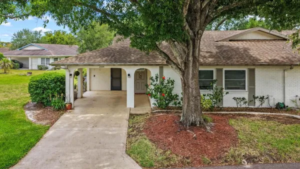 Property Slideshow image 2 of 46 | 2034 hawkhurst cir 178, Sun City Center, FL, 33573