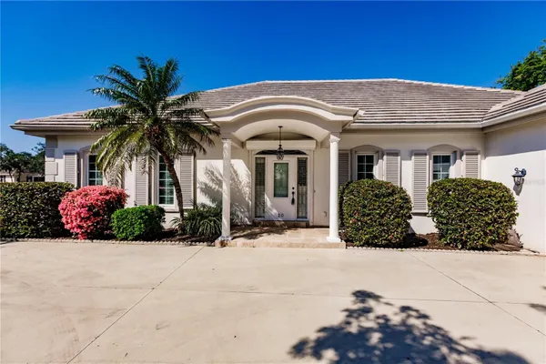 Property Slideshow image 2 of 66 | 20 saint croix way, Englewood, FL, 34223