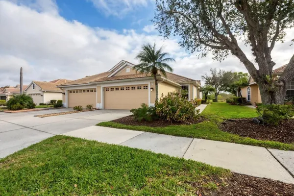 Property Slideshow image 2 of 62 | 4301 whispering oaks dr, North Port, FL, 34287