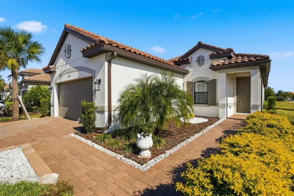 Property Slideshow image 3 of 82 | 11104 devonbridge dr, Palmetto, FL, 34221