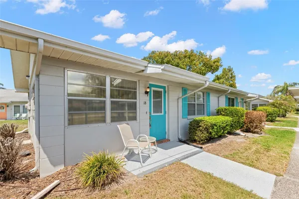 Property Slideshow image 2 of 41 | 401 de grasse pl 18, Sun City Center, FL, 33573