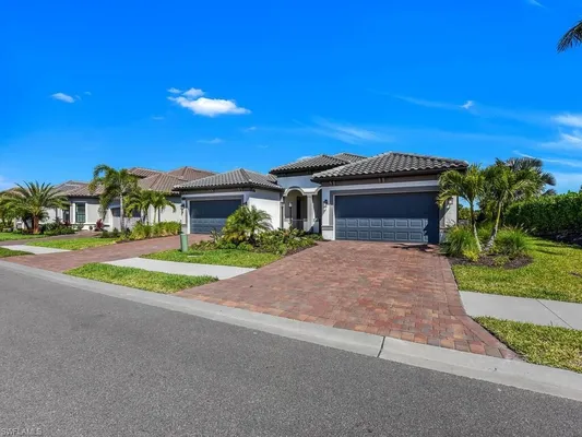 Property Slideshow image 3 of 36 | 11694 canal grande dr, Fort Myers, FL, 33913