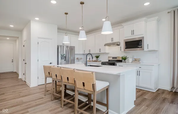 Property Slideshow image 3 of 32 | 13325 seven springs ln, Noblesville, IN, 46060