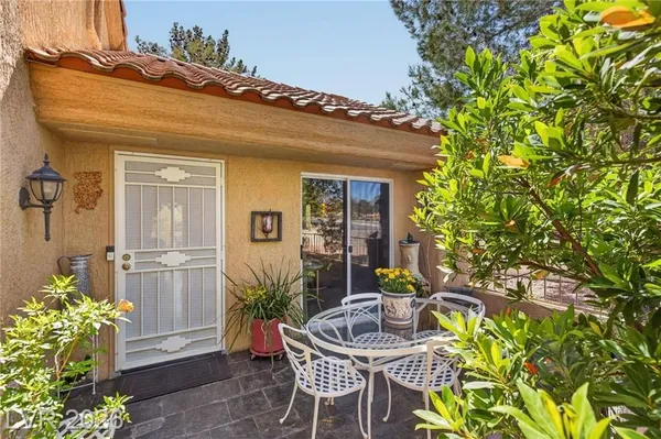 Property Slideshow image 3 of 38 | 2828 billy casper dr, Las Vegas, NV, 89134