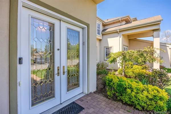 Property Slideshow image 2 of 37 | 385 altessa blvd, Huntington, NY, 11747