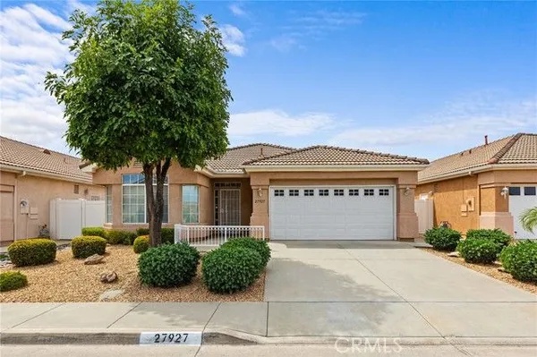 Property Slideshow image 2 of 53 | 27927 blaze ln, Sun City, CA, 92585