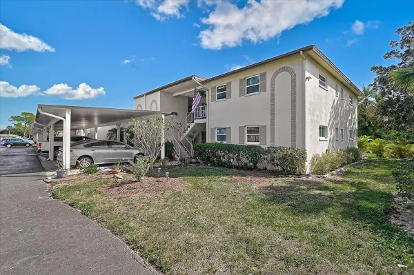 Property Slideshow image 2 of 29 | 2875 swifton dr 58, Sarasota, FL, 34231