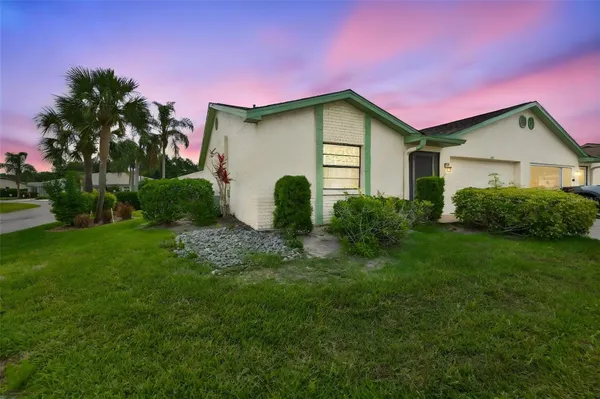 Property Slideshow image 3 of 82 | 2102 harringay st 449, Sun City Center, FL, 33573