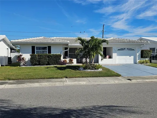Property Slideshow image 2 of 33 | 9705 mainlands blvd w, Pinellas Park, FL, 33782