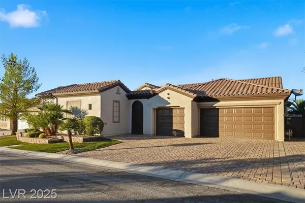 Property Slideshow image 2 of 56 | 2874 hartwick pines dr, Henderson, NV, 89052