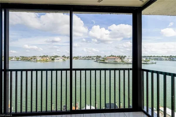 Property Slideshow image 3 of 49 | 3200 gulf shore blvd 401, Naples, FL, 34103